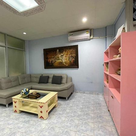 Oyo 75486 Anna Residence Jomtien Esterno foto