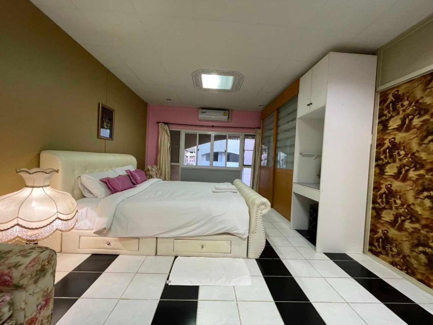 Oyo 75486 Anna Residence Jomtien Esterno foto