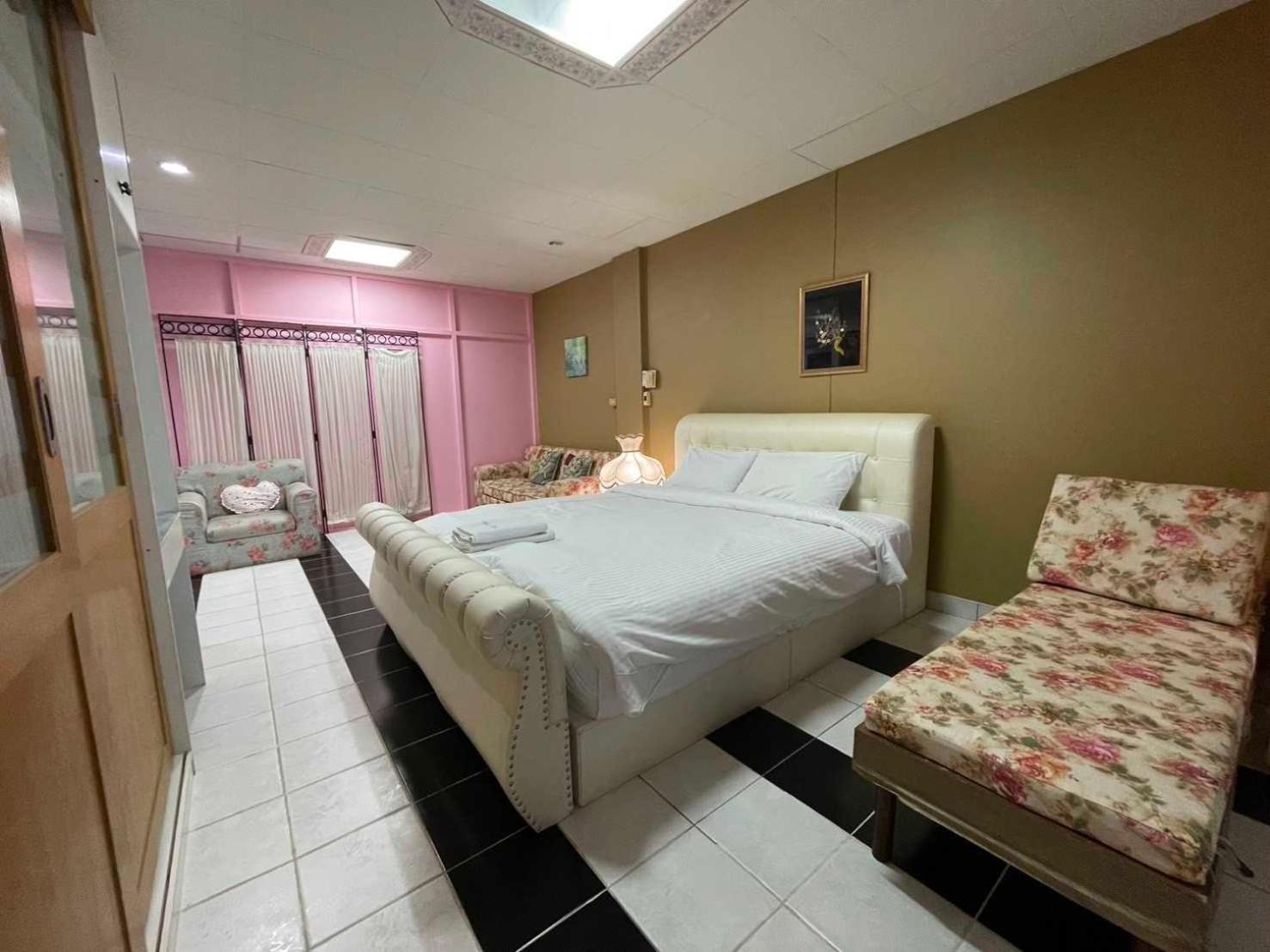 Oyo 75486 Anna Residence Jomtien Esterno foto