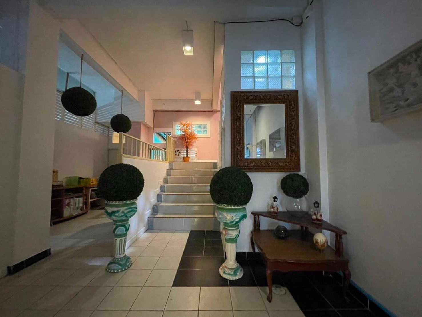 Oyo 75486 Anna Residence Jomtien Esterno foto