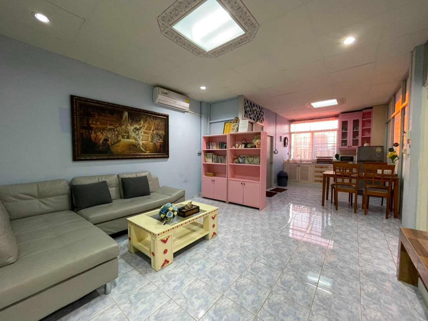 Oyo 75486 Anna Residence Jomtien Esterno foto