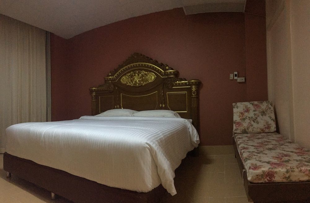 Oyo 75486 Anna Residence Jomtien Esterno foto