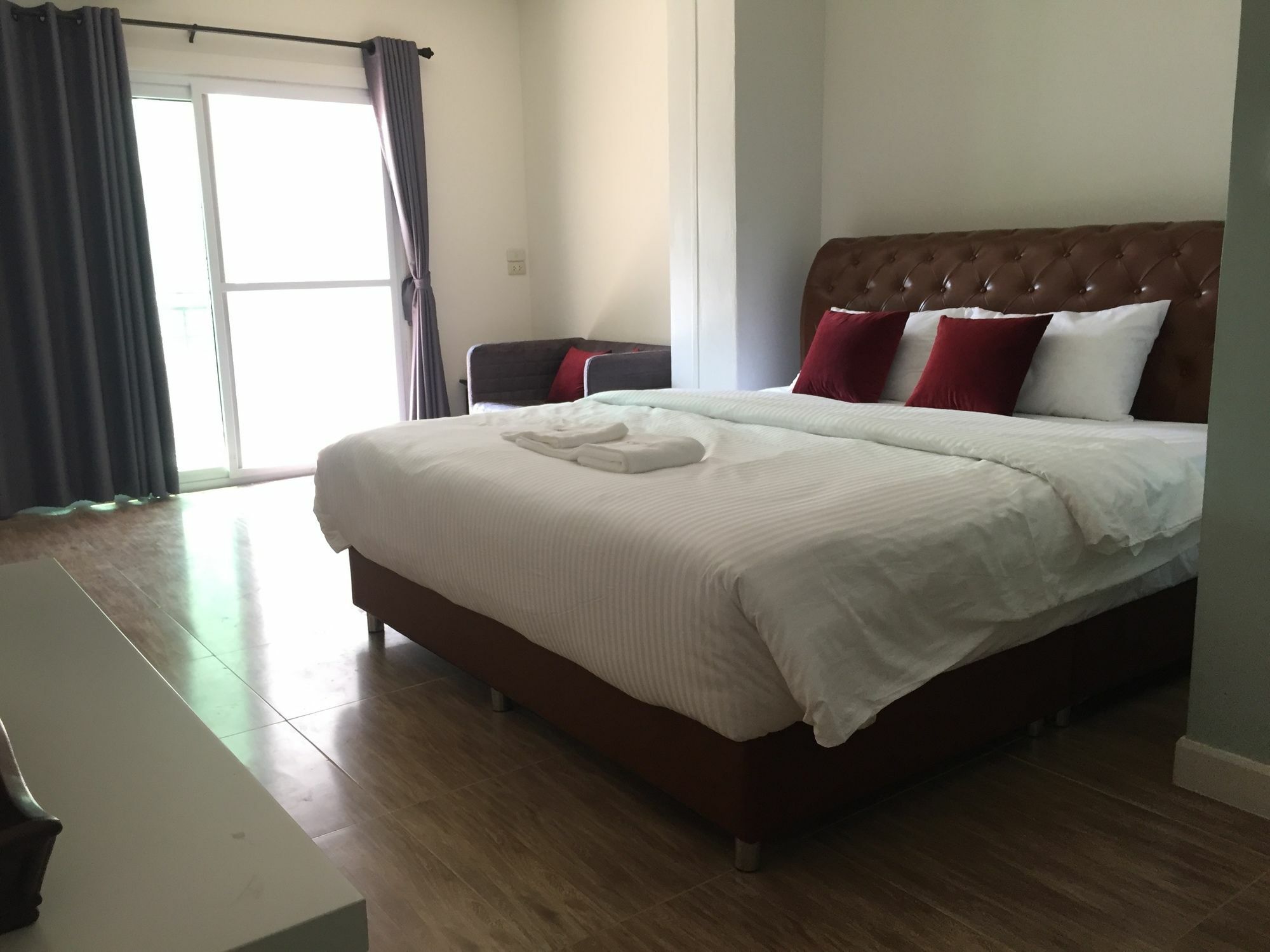Oyo 75486 Anna Residence Jomtien Esterno foto